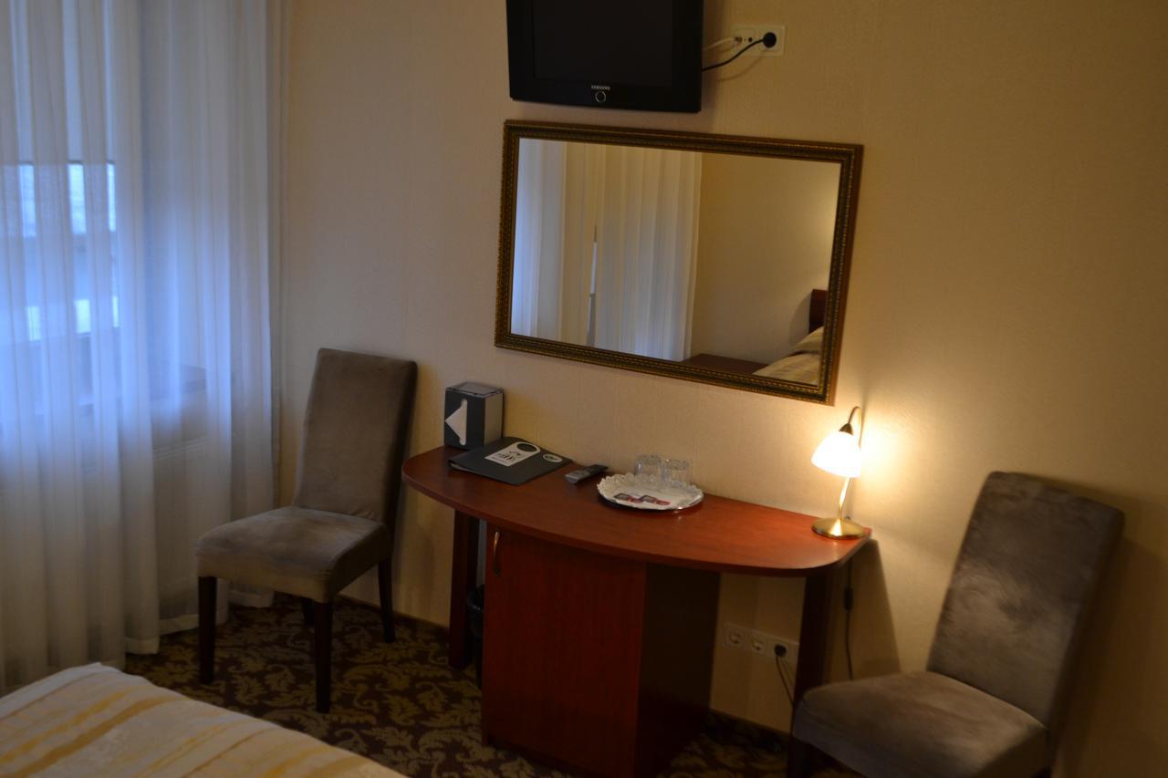 Gilija Hotel Silute Exterior photo
