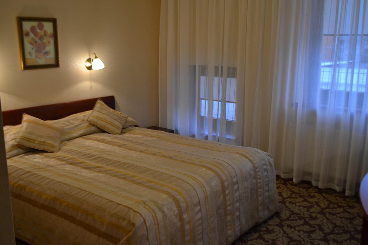 Gilija Hotel Silute Exterior photo