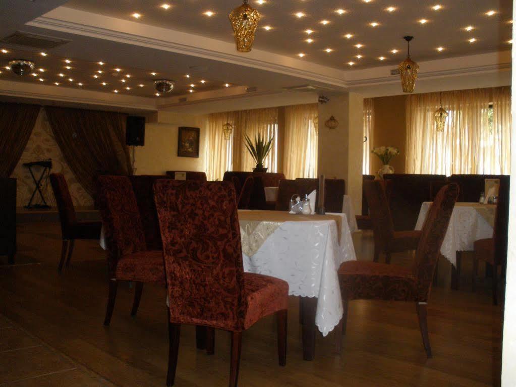 Gilija Hotel Silute Exterior photo